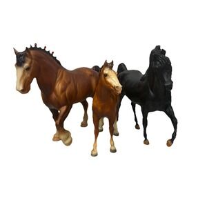 Breyer Horse Set - Brown Clydesdale Mare, Foal & Stallion (e7)